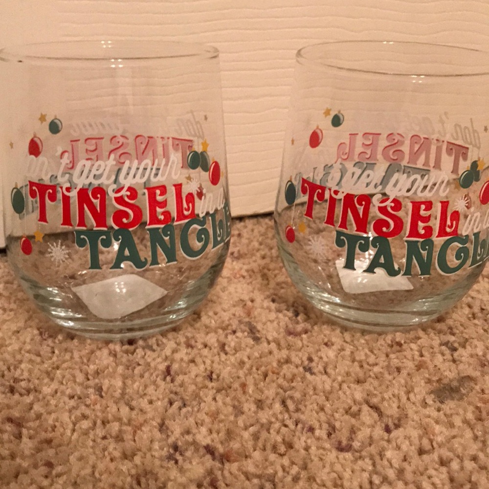 Don’t Get Your Tinsel in a Tangle stemless glass